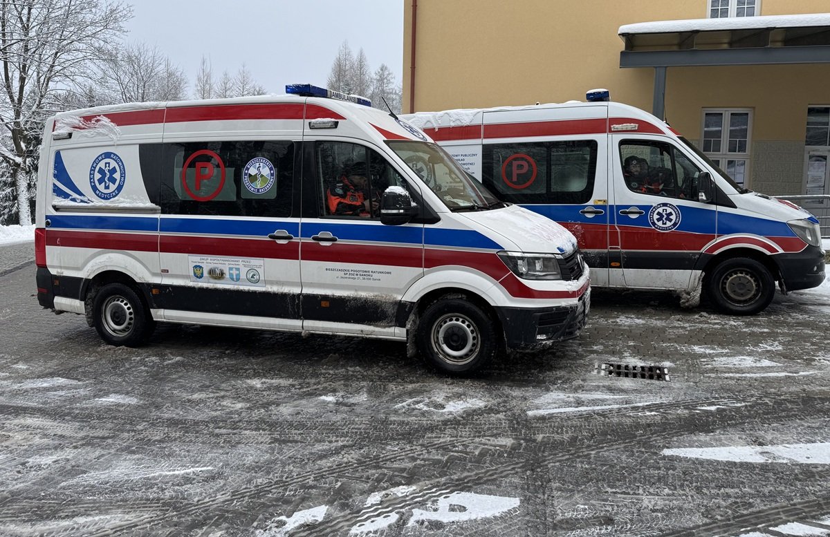 Załoga karetki poturbowana. "Agresja wobec ratowników się nasila"