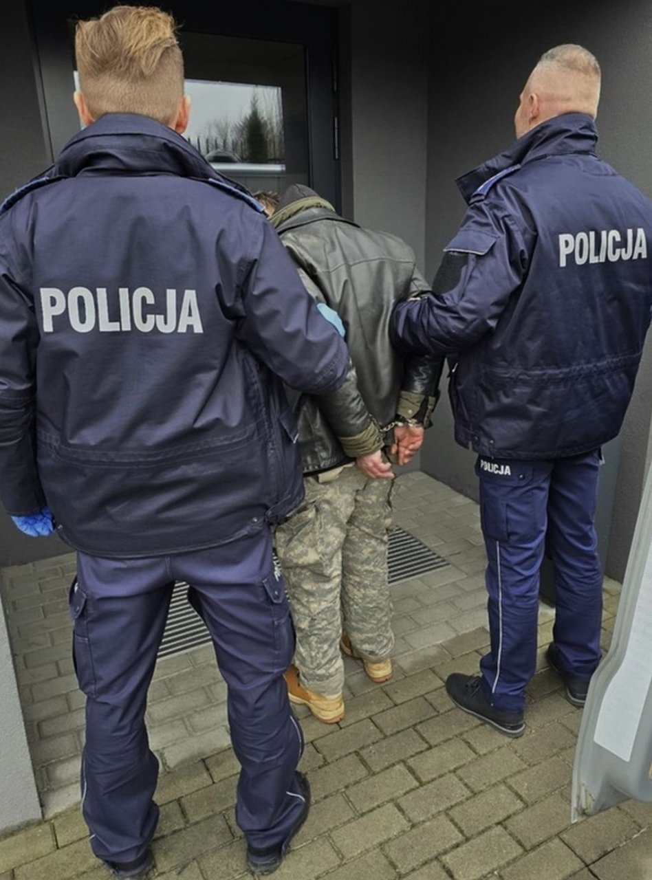 62-Latek W Rękach Policji. Odpowie Za 8 Przestępstw, W Tym Kradzieże I Groźby Karalne