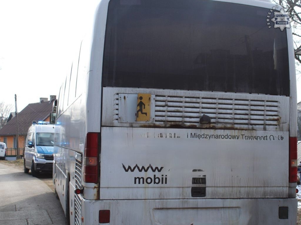 Policja zatrzymała niesprawny autokar. Przewoził dzieci z Czechowic-Dziedzic
