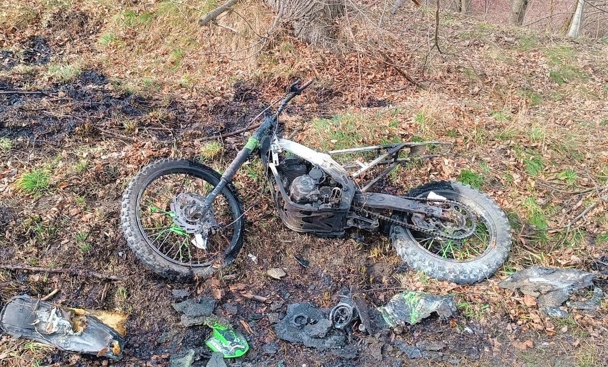 Spalony motocykl. Do kogo należy?