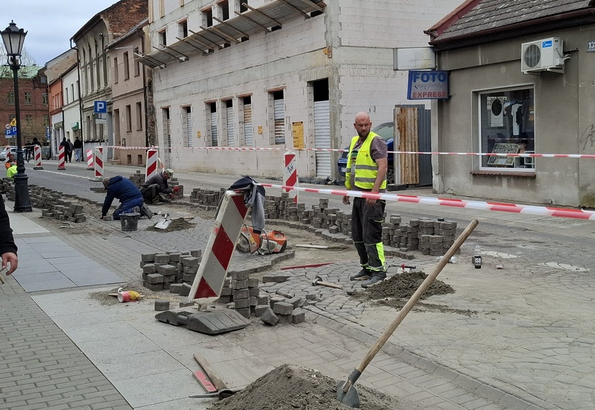 Nowa nawierzchnia na Piastowskiej. Prace do końca kwietnia