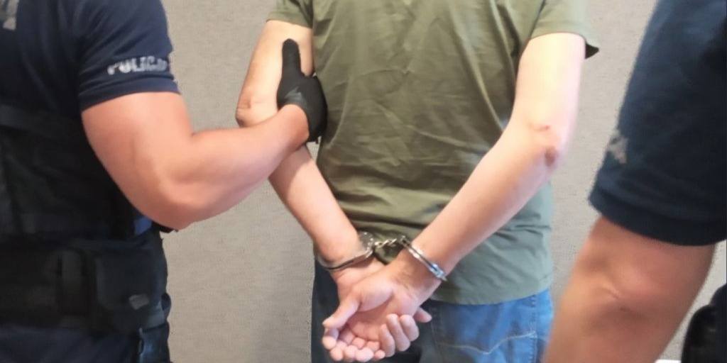 Czujność Po Służbie. Policjant Rozpoznał Poszukiwanego Oszusta Na Stacji Paliw