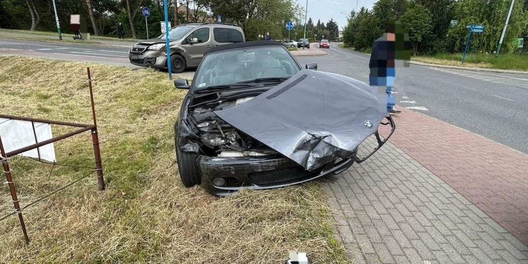 Kraksa Trzech Pojazdów. Sprawczynią 22-Latka Z Bmw