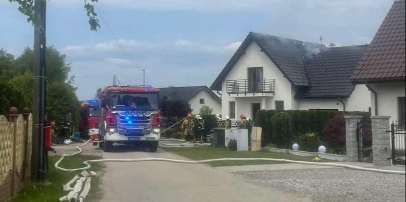 Paliło Się W Kaniowie. Płomienie Trawiły Poddasze I Dach