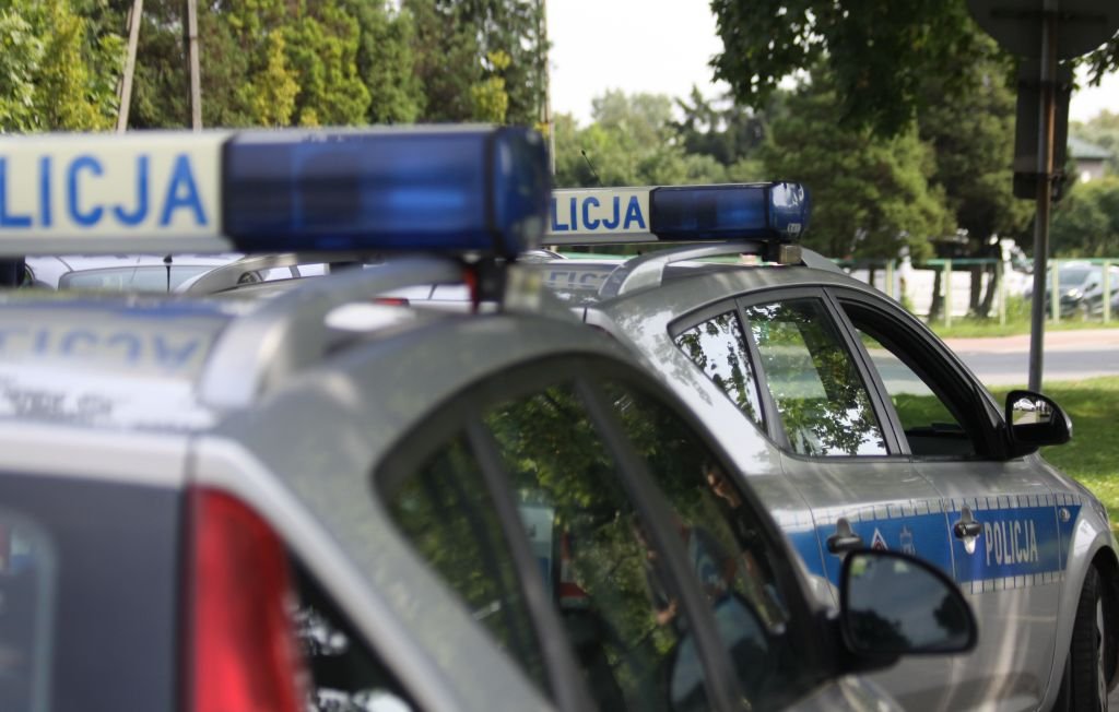 Jazda Slalomem. Kierowca Pijany Jak Bela!