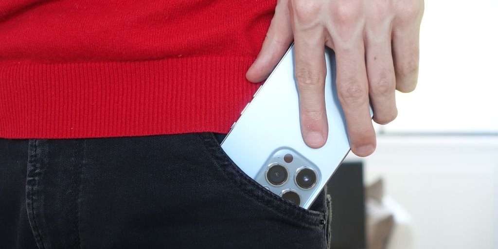 Telefon Spadł Z Dachu. Skończyło Się Interwencją Służb!