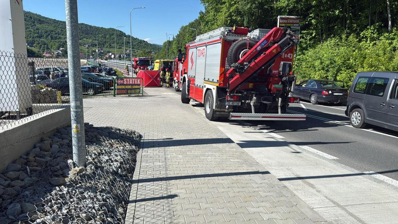 Motocyklistka ranna w zderzeniu z samochodem osobowym w Tresnej