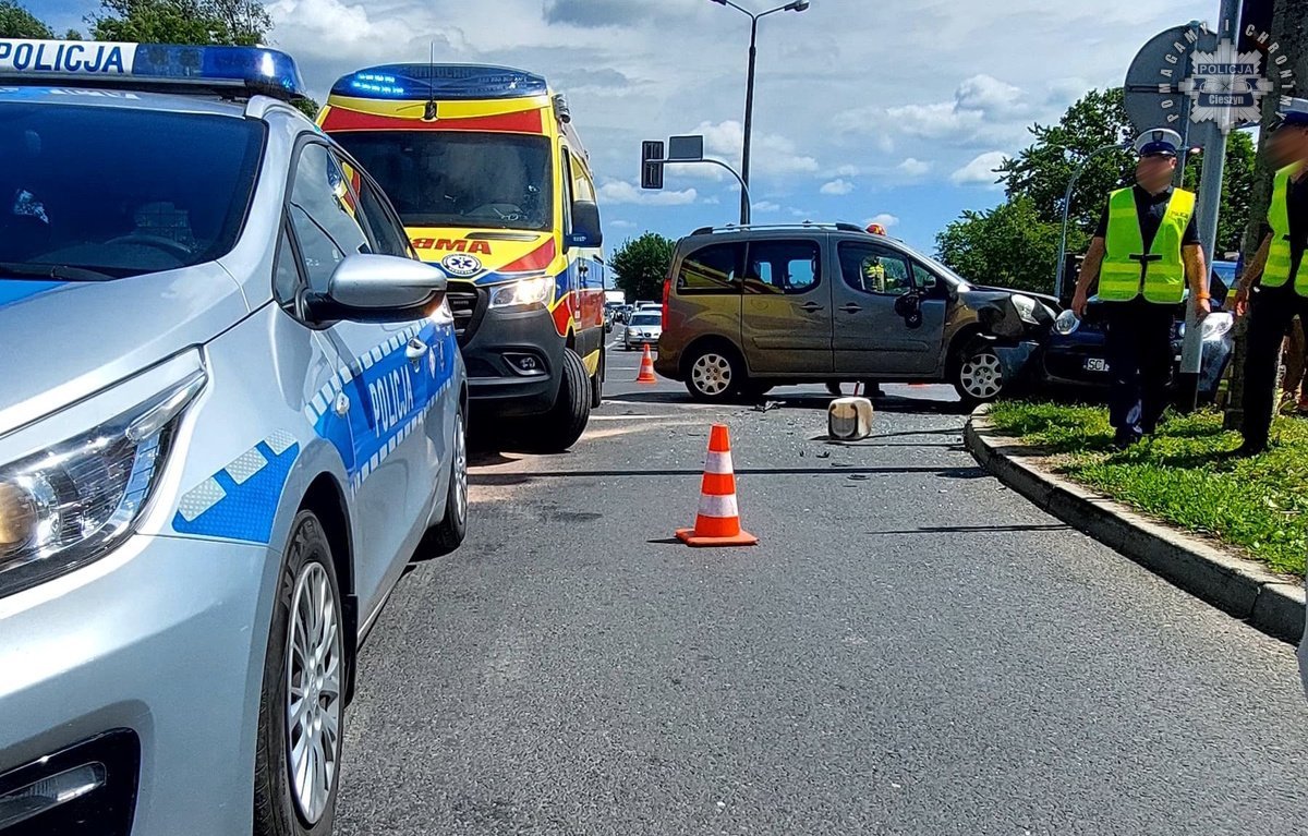 Dwa Zdarzenia, Jeden Kierowca? Niebezpieczny Środek Dnia Na "wiślance"