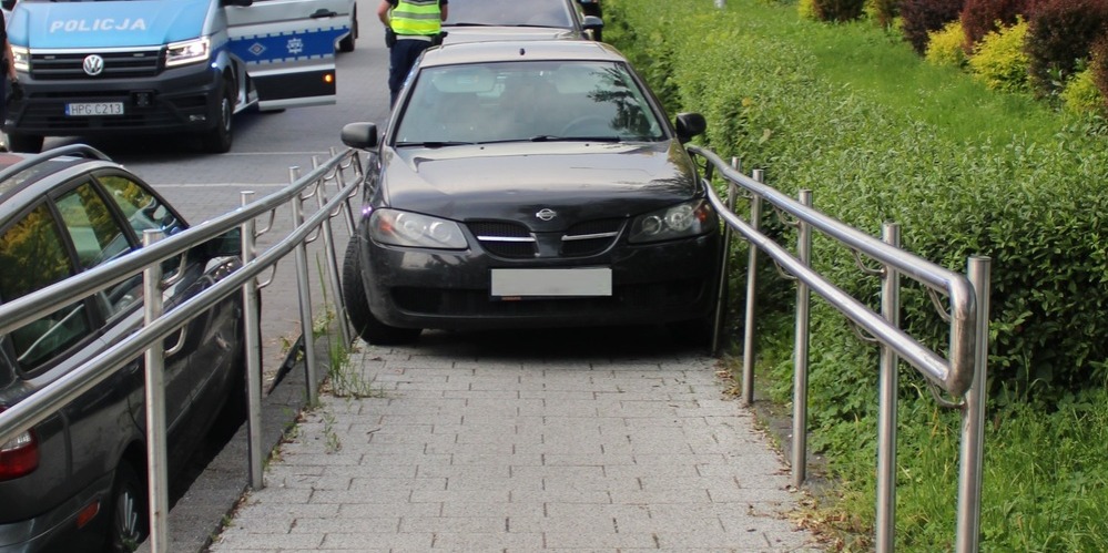 Wjechał Samochodem Tam, Gdzie Nie Powinien. Wzorowa Reakcja Świadków