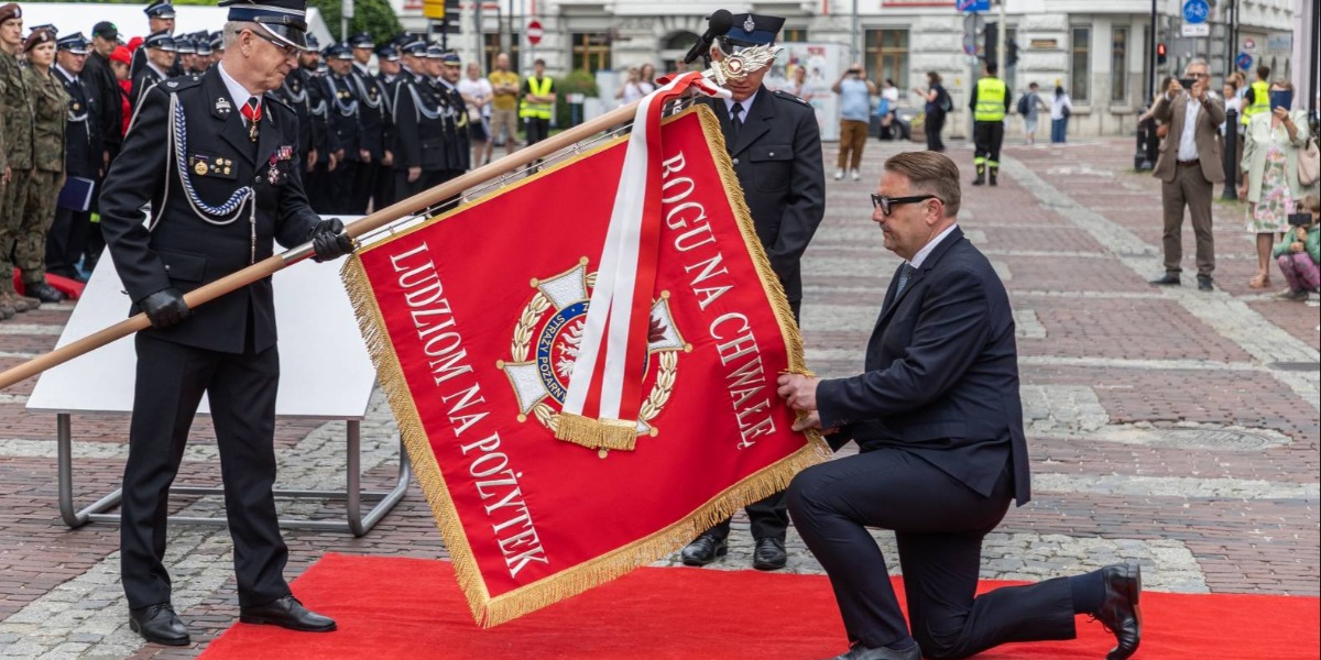 W nowe półwiecze z nowym sztandarem. Wielkie strażackie święto w Bielsku-Białej