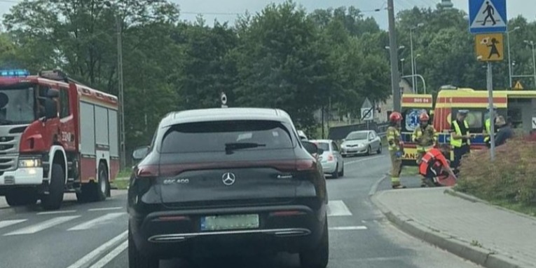 Potrącenie Na Przejściu. Kobieta Z Poważnymi Obrażeniami