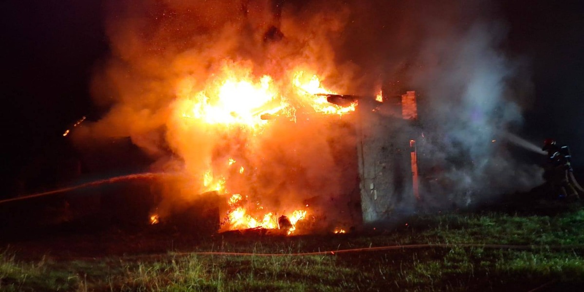 Pożar Gospodarstwa W Mazańcowicach. Ewakuowano Ludzi I Zwierzęta