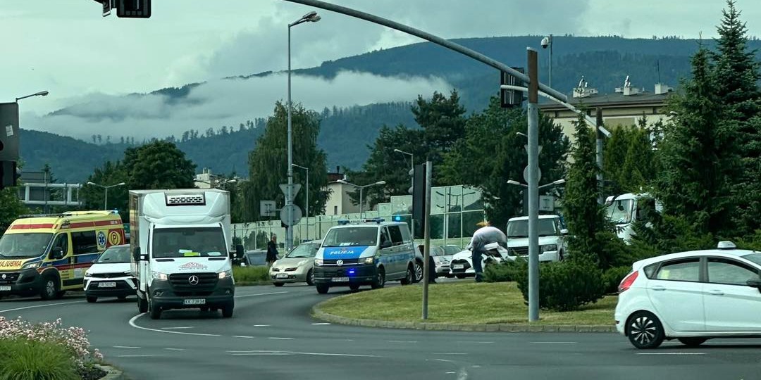 Starsza Kobieta Potrącona Na Przejściu Dla Pieszych. Trafiła Do Szpitala