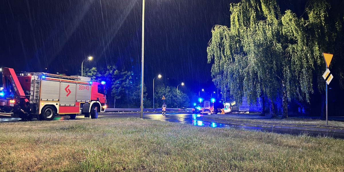 Wypadek Na Andersa. Kobieta Wypadła Z Auta
