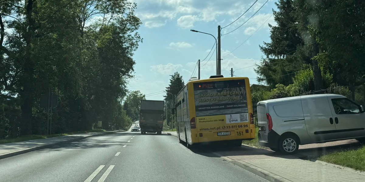 Nerwowych Mamy Kierowców. Poszła Szyba W Autobusie