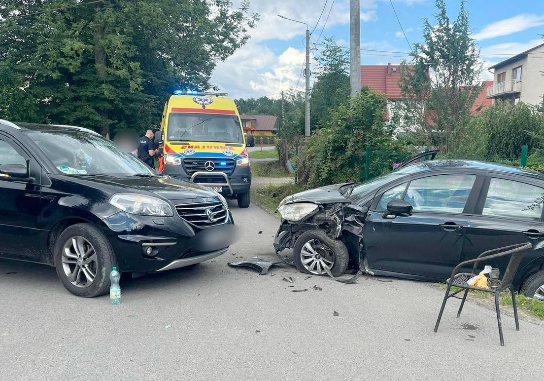 Podwójna Interwencja: Lpr Ratuje Kobietę Z Objawami Alergii, W Tle Poważny Wypadek