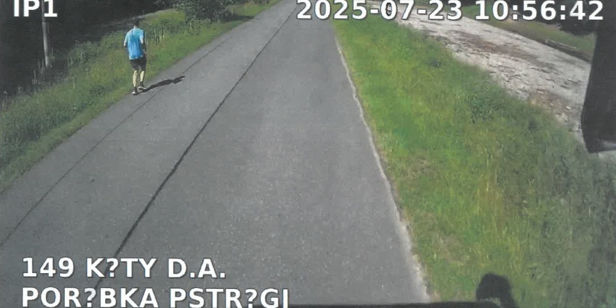 Skażenie Środowiska W Porąbce. Policja Szuka Osoby Widocznej Na Zdjęciu 