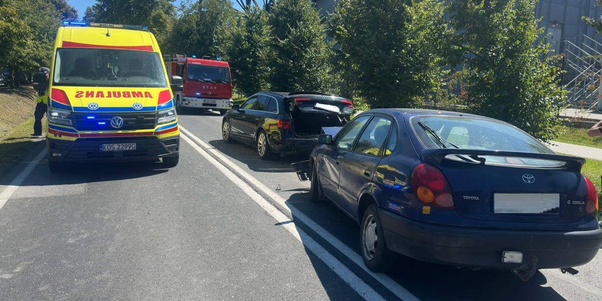 Wypadek Na Dk44. Dwie Osoby Trafiły Do Szpitala