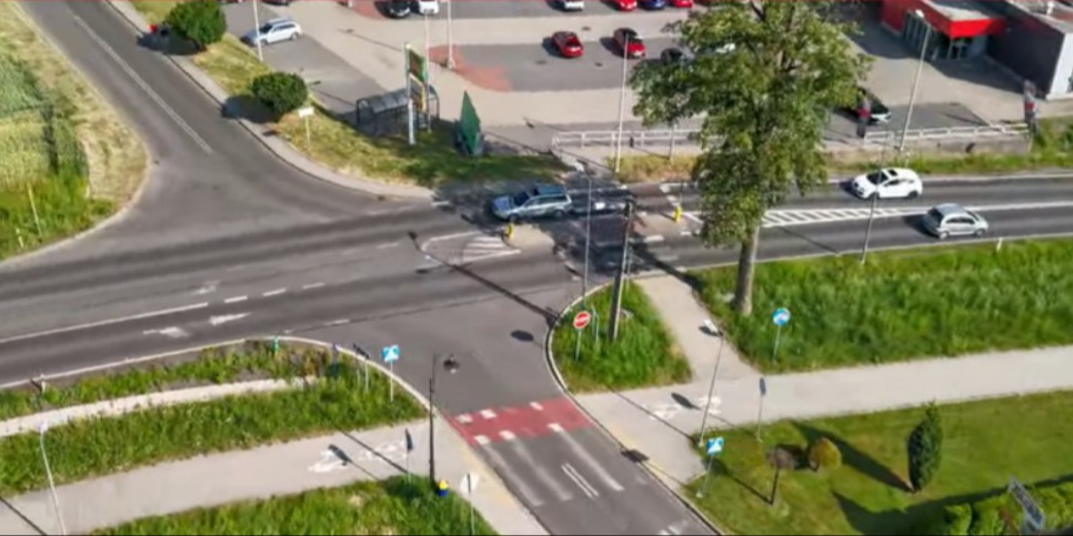 Budowa nowego ronda i zamknięta droga wojewódzka. Problemy dla kierowców w Brzeszczach
