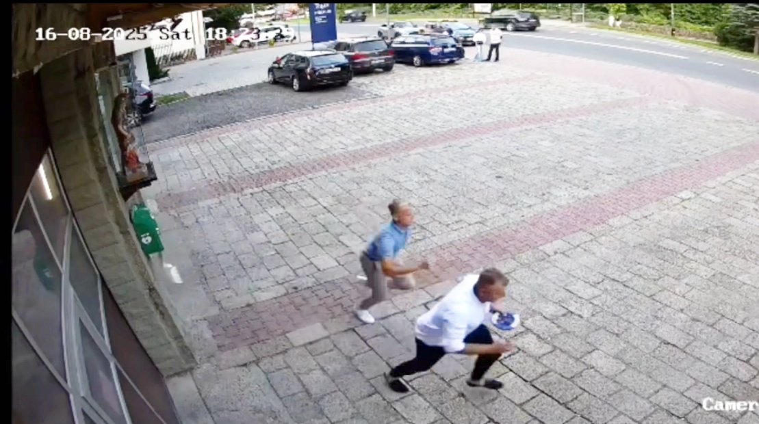 Dramatyczna Akcja Ratunkowa Z Użyciem Aed. Nie Udało Się Uratować Życia Mężczyzny