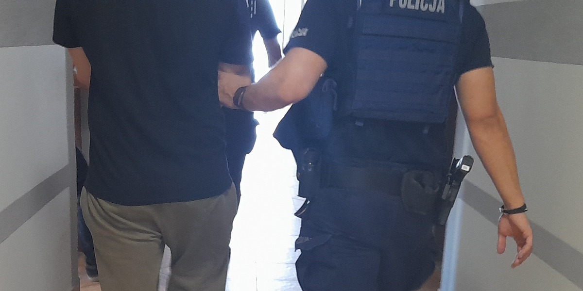 Zatrzymany Po Ataku Na Nastolatkę. Uderzył Ją Szklaną Butelką