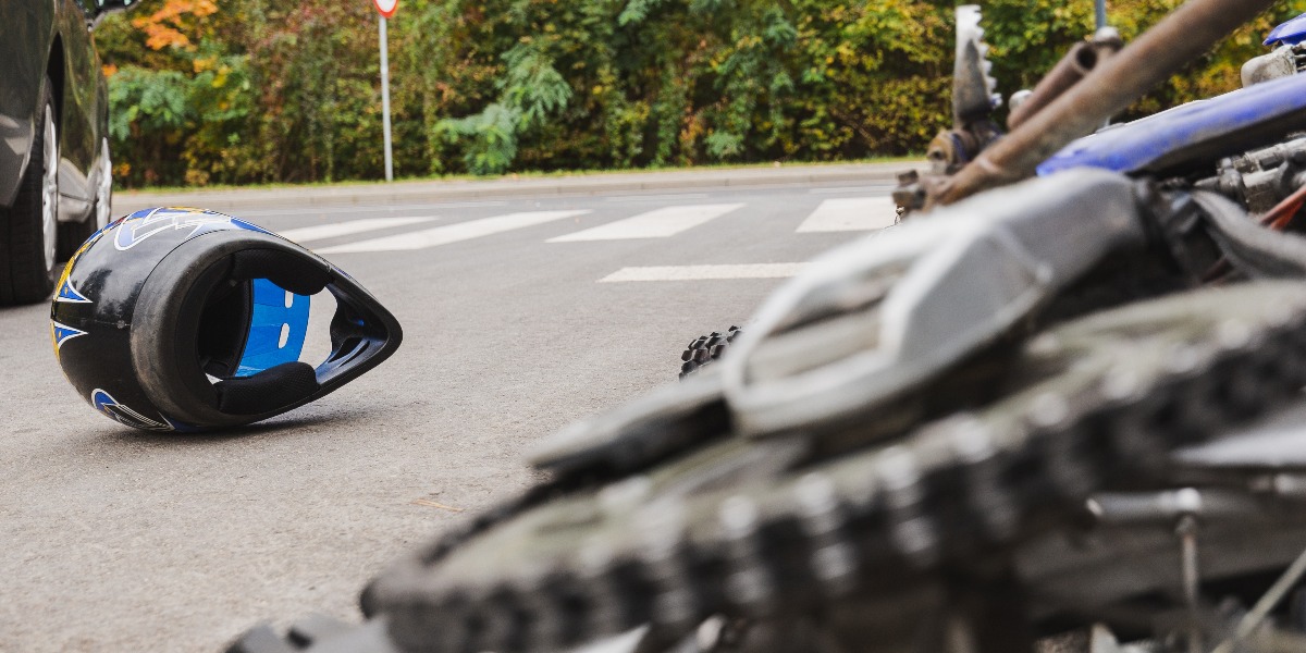Niedziela na drogach. Piękna pogoda przełożyła się na wypadki z udziałem motocyklistów