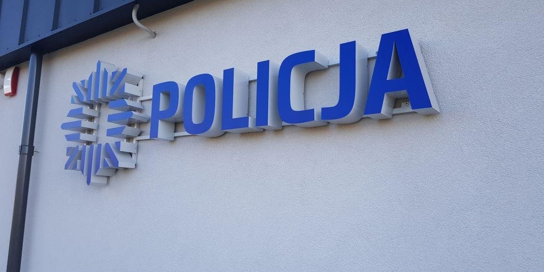 Zanim Przyszła Pomoc Długo Leżała Na Podłodze