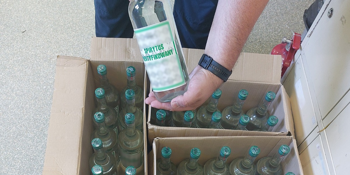 Interwencja Krajowej Administracji Skarbowej. Kierowca wpadł podczas kontroli