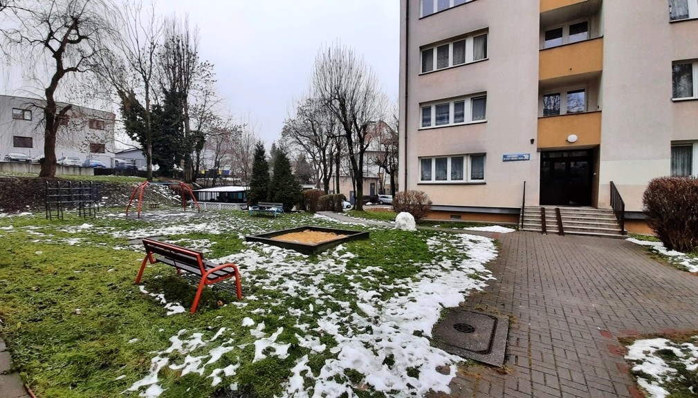 Bielsko-Biała Mieszkanie w ZNAKOMITEJ Lokalizacji! NISKI Blok OKAZJA