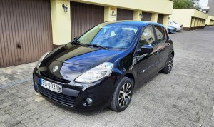 Renault Clio Salonowy Navigacja Klimatyzacja Serwisowany Niski Przebieg 109.700km!