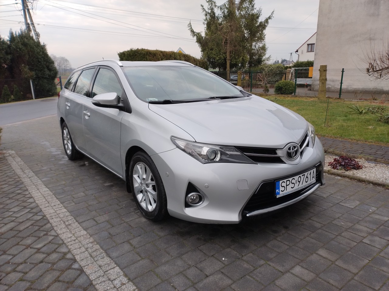 Toyota Auris kombi 1,4 D4D, krajowa, 2013 r. kamera cofania