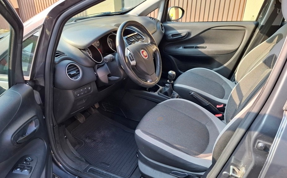 Fiat Punto 2012 Benzyna 2014r. Kupiony w Polskim Salonie Serwisowany Bardzo Ładny Kolor!