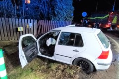 KPP-Oswiecim.-Piotrowice-Volkswagen-uszkodzil-ogrodzenie