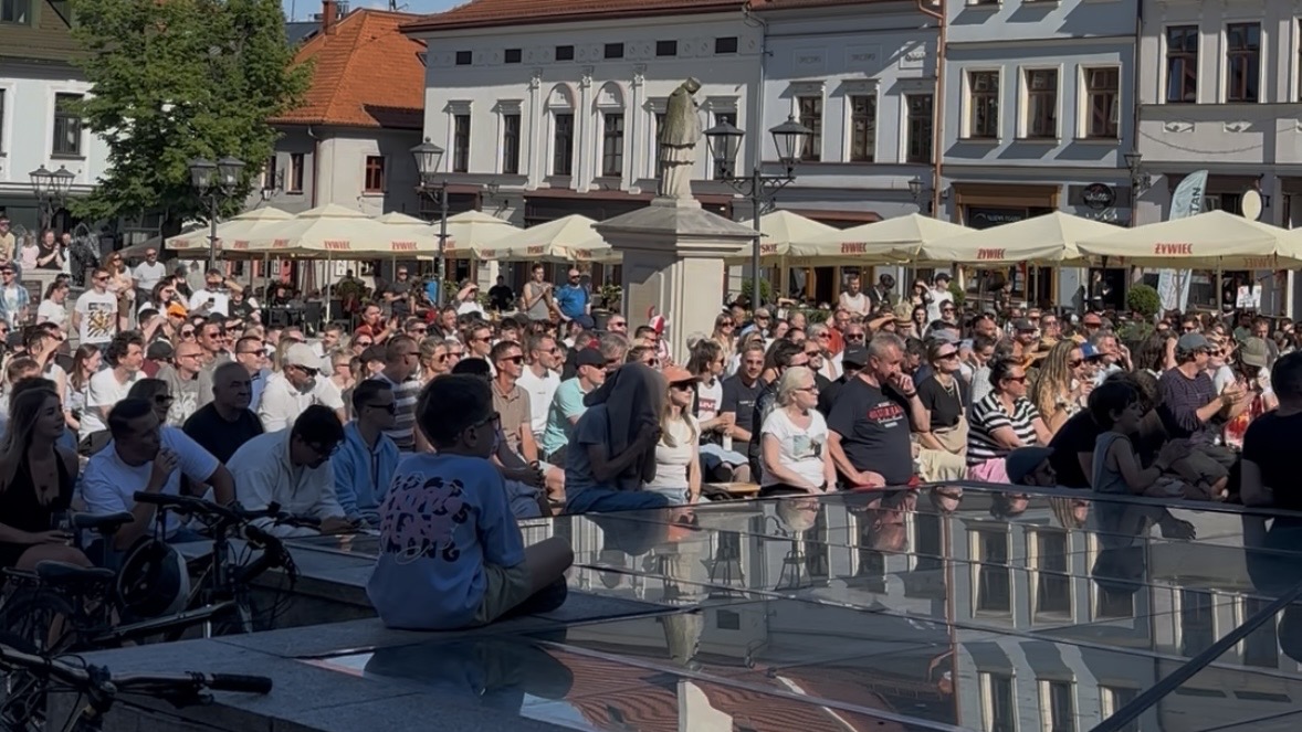 Tło