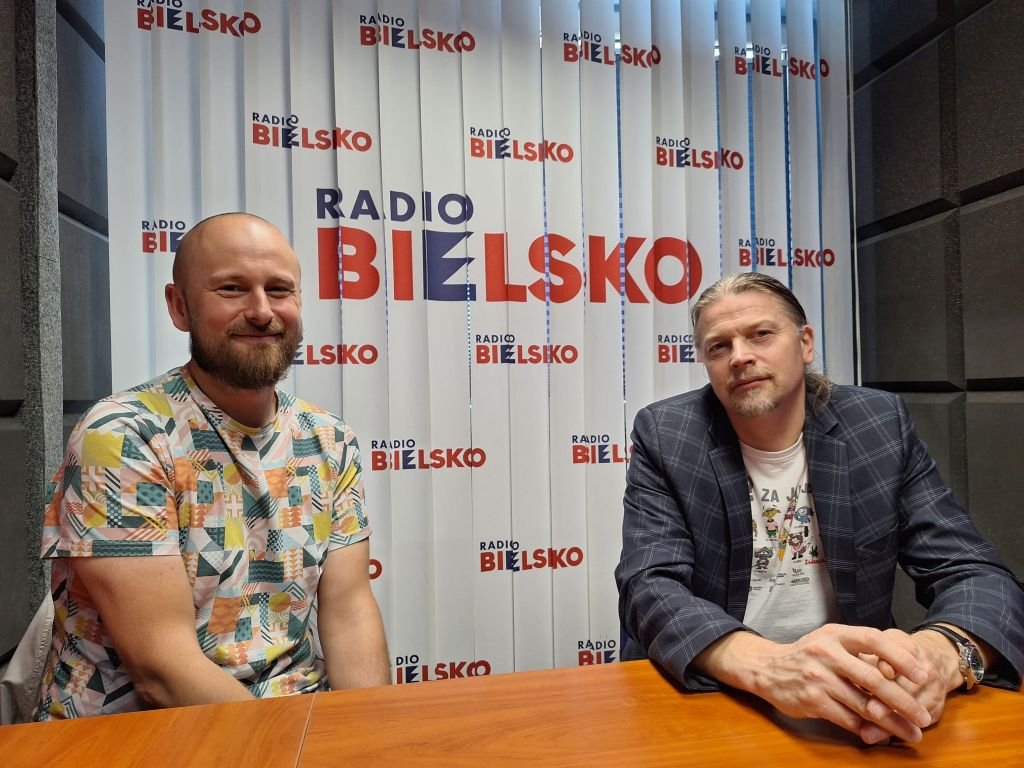 Tło