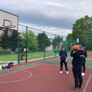 Blind Basket