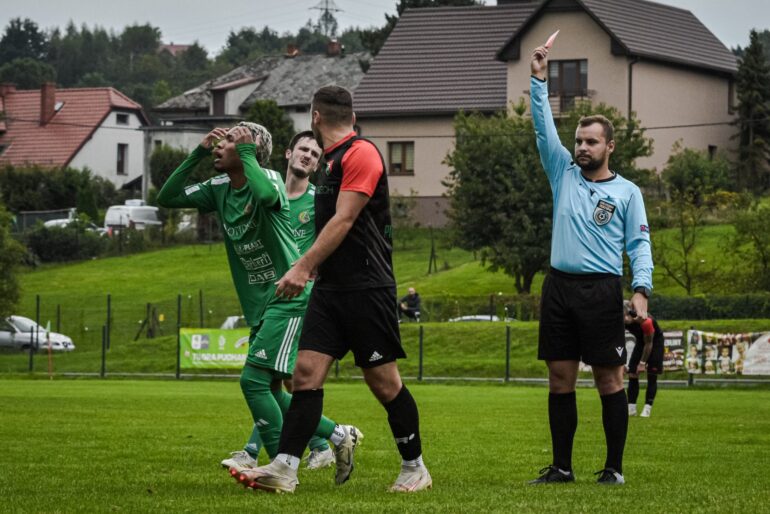 Bory Pietrzykowice, LKS Smrek Ślemień