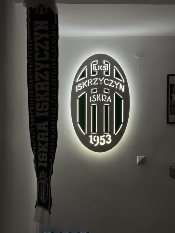 Iskra Iskrzyczyn, herb
