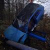 Samochód wypadł z drogi i staranował słup. Kierowca miał szczęście