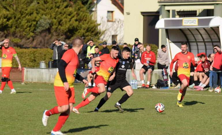 zawodnicy pioniera pisarzowice i iskry rybarzowice