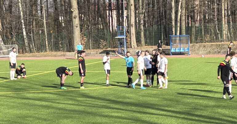 Mecz Czarni Jaworze - KS Bestwinka rozgrywany w Wapienicy