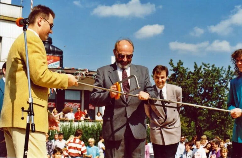 Marek Trombski przecięcie anteny