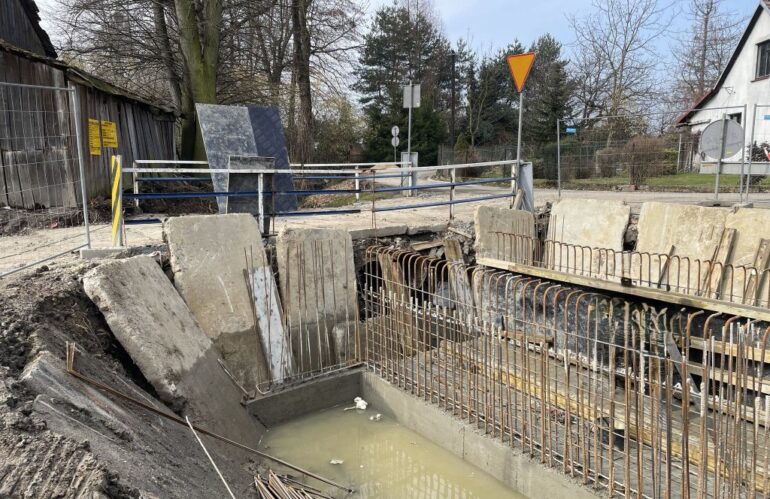 Most na styku trzech gmin w przebudowie
