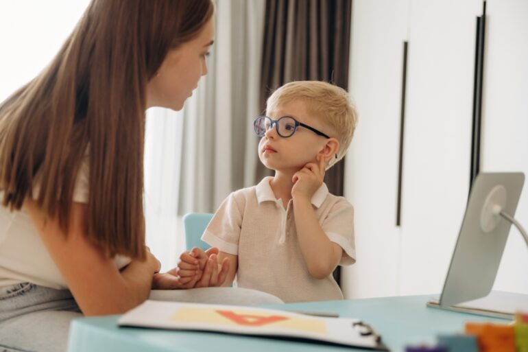 Oligofrenopedagogika i edukacja osób z autyzmem