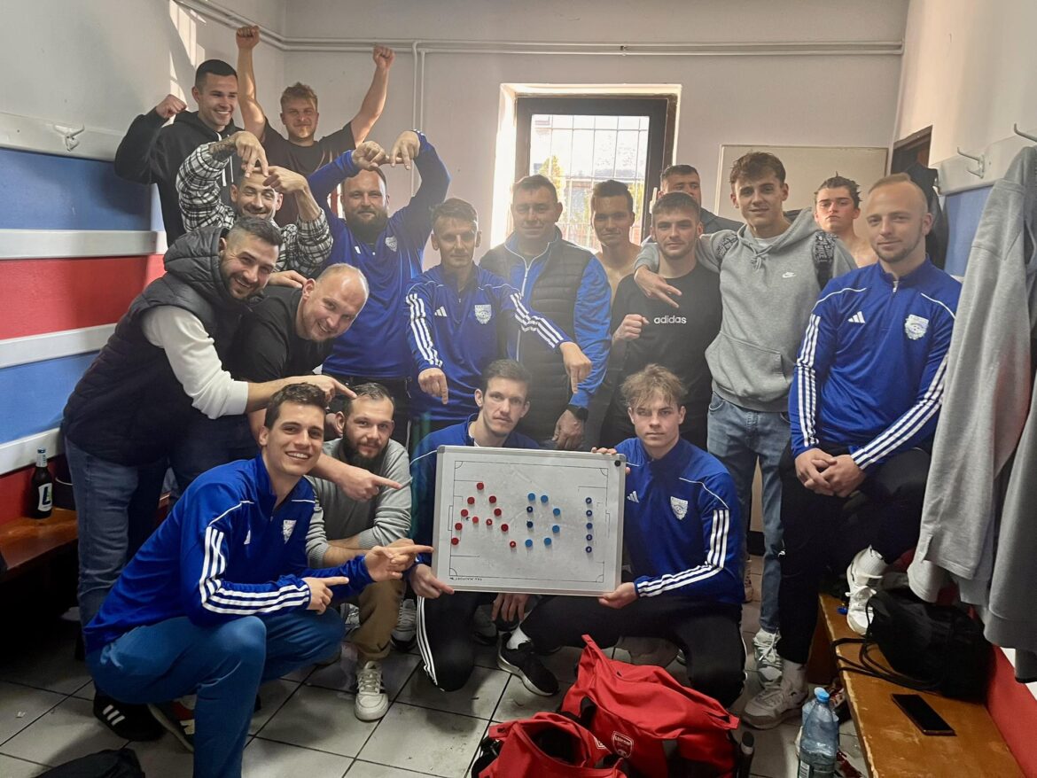 Błękitni Pierściec