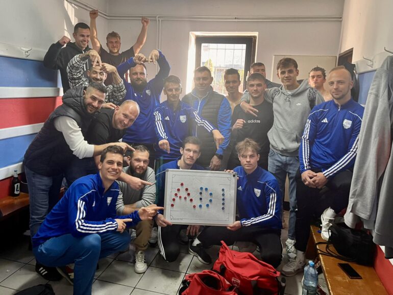 Błękitni Pierściec