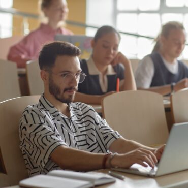 Oligofrenopedagogika i edukacja osób z autyzmem