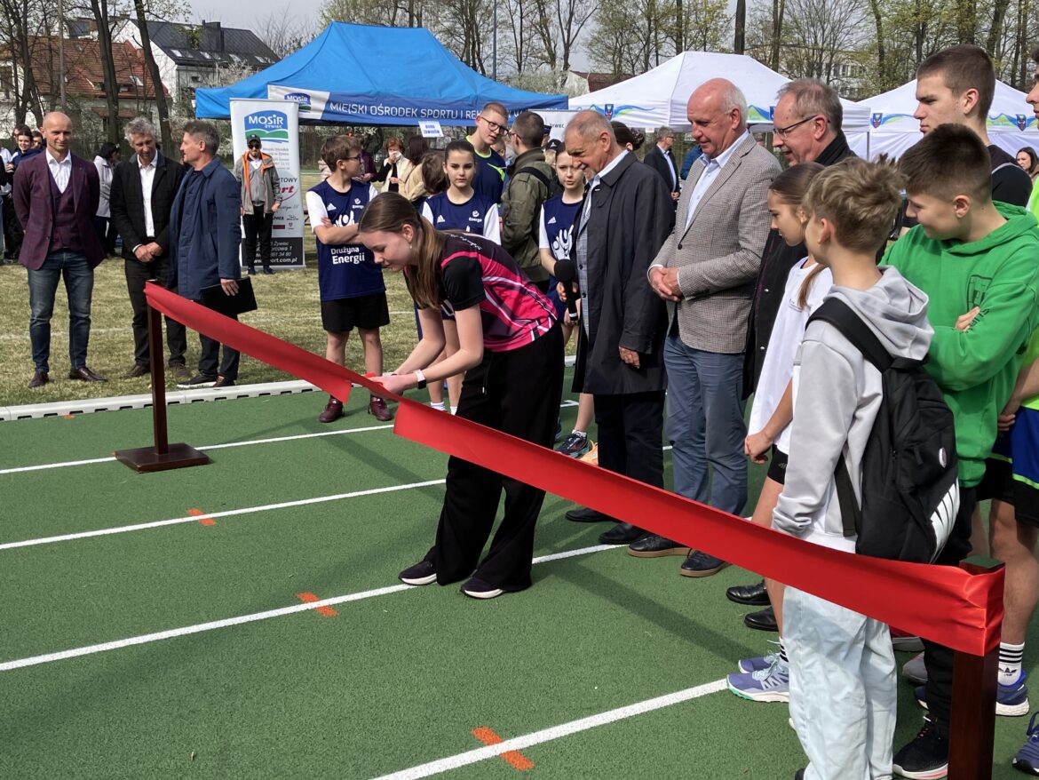 przecięcie czerwonej wstęgi