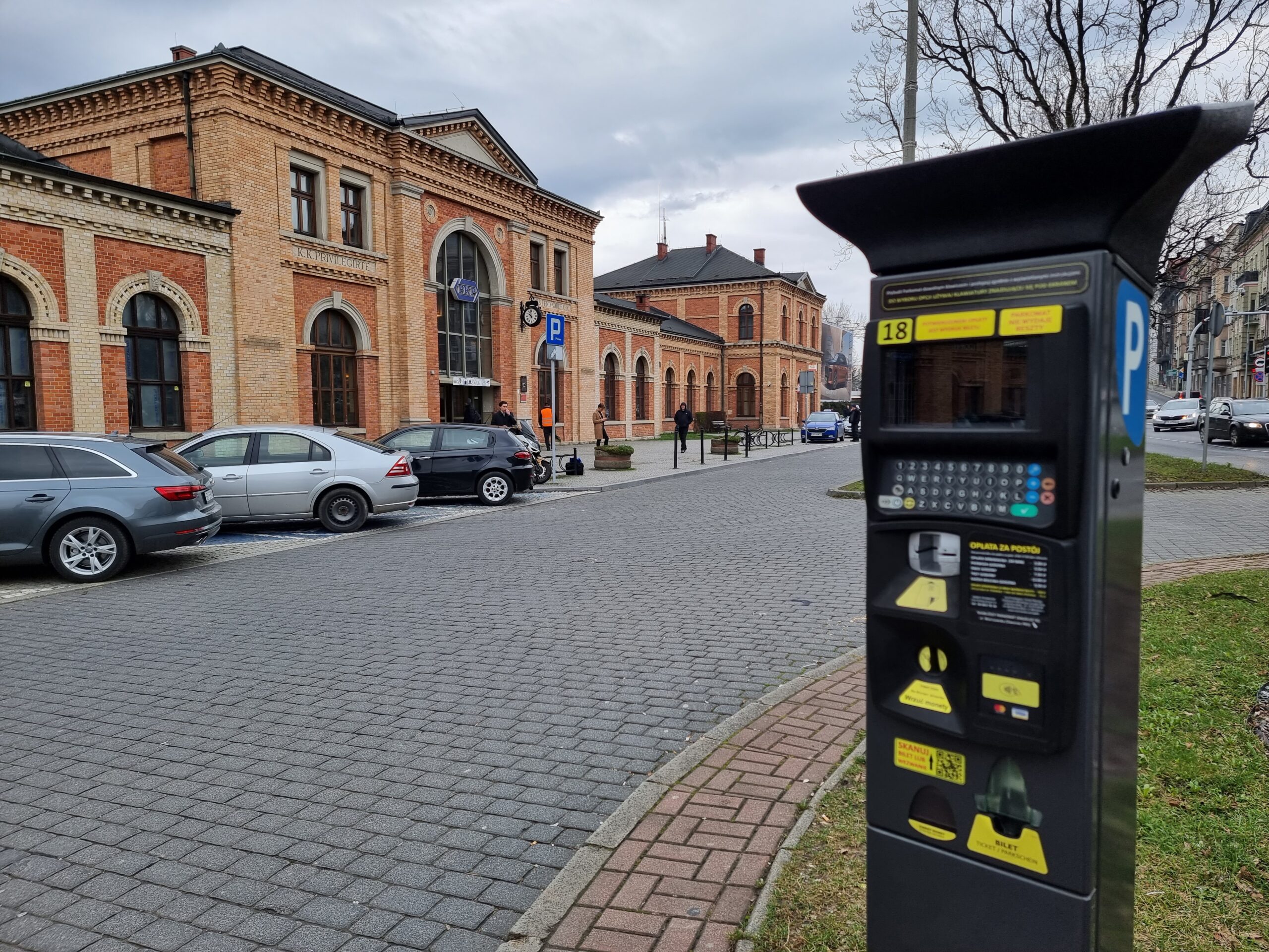 Tło