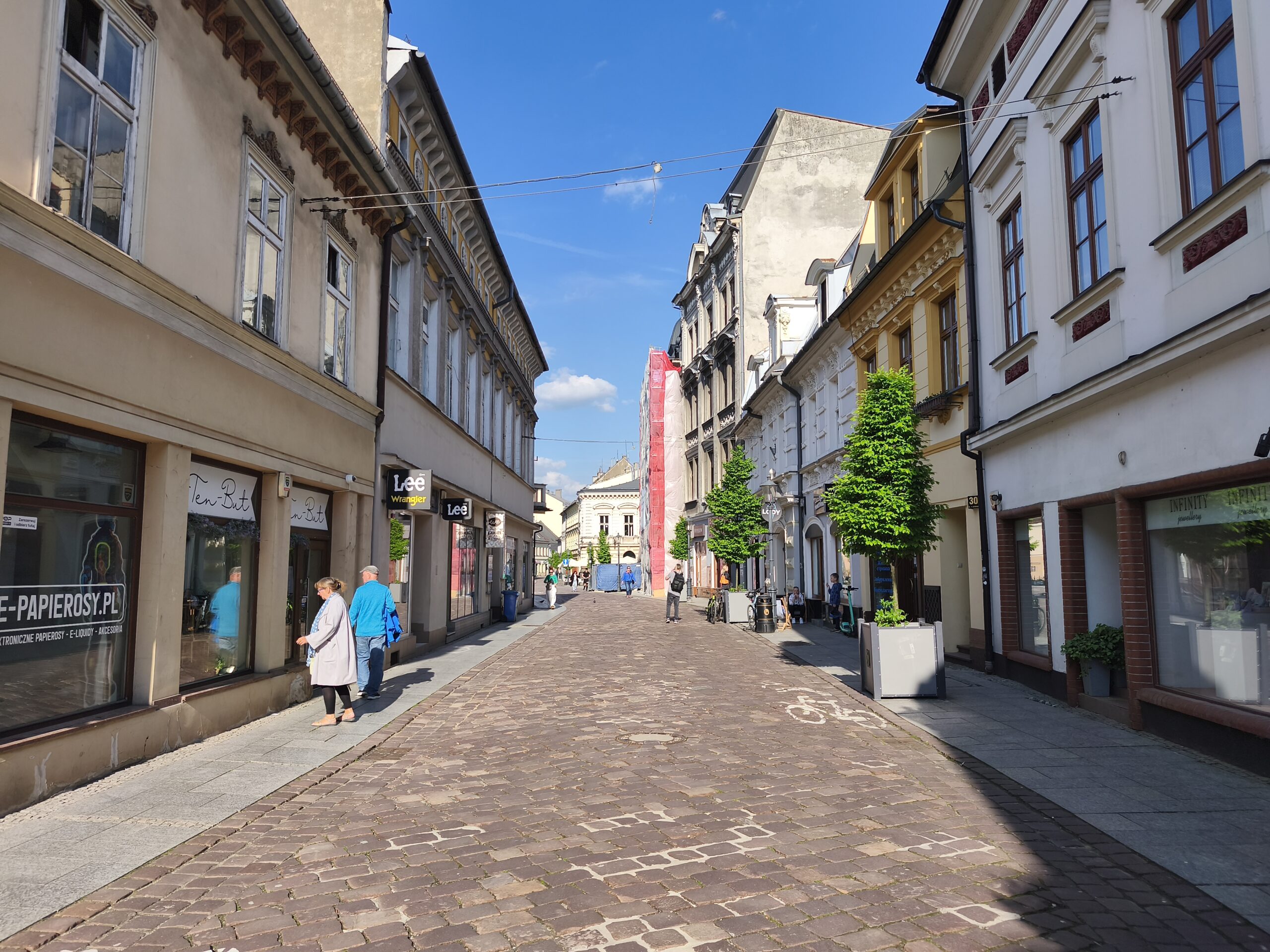 Tło